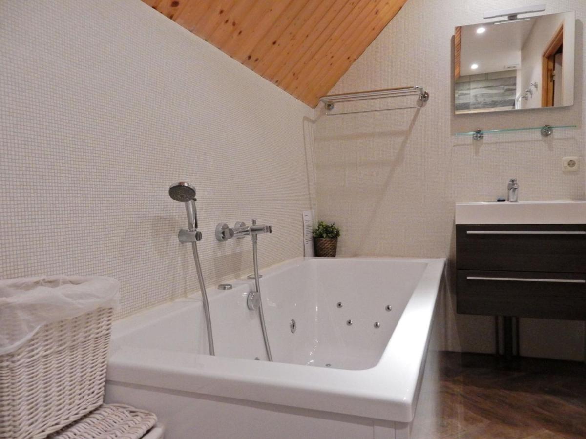 Comfortable Holiday Home Near The Lake Beaulieu  Екстериор снимка